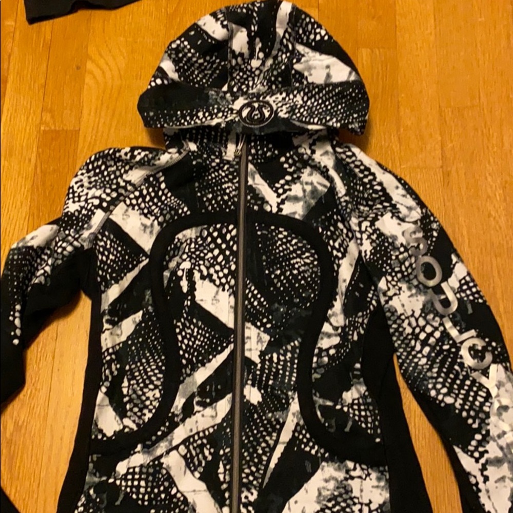 SoulCycle Lululemon sweatshirt